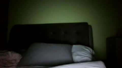 Snapshot of queenstuff chatting on 12-16-25, 09:20 queenstuff online show from 12-16-25, 09:20