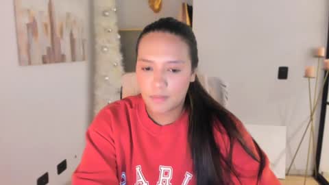 Snapshot of queenv66 chatting on 01-21-25, 04:43 Val - online show from 01-21-25, 04:43
