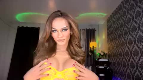 Snapshot of queenvalentinats chatting on 07-02-26, 03:34 ValentinaMoone online show from 07-02-26, 03:34
