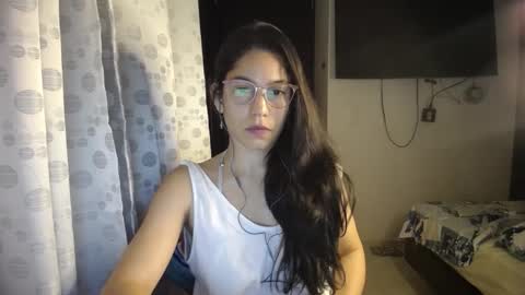 Snapshot of queenvictoria2023 chatting on 01-22-25, 03:52 Paola online show from 01-22-25, 03:52