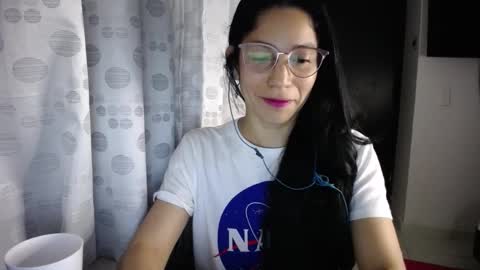 Snapshot of queenvictoria2023 chatting on 02-13-25, 03:18 Paola online show from 02-13-25, 03:18