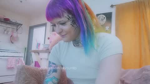 Snapshot of queer_burrito chatting on 05-04-26, 04:03 Sky Burrito online show from 05-04-26, 04:03