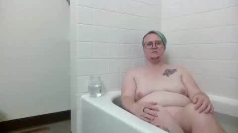 Snapshot of queerlyjaz chatting on 10-14-25, 01:50 queerlyjaz online show from 10-14-25, 01:50