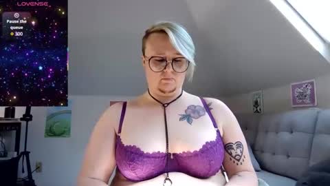 queerlyjaz online show from 04-25-26, 06:05