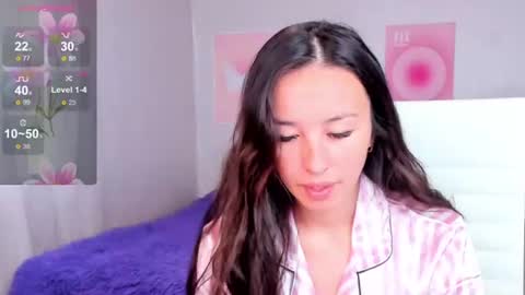 Snapshot of queitsharm_ chatting on 07-23-26, 06:33 Anna online show from 07-23-26, 06:33