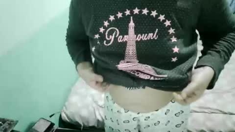 Snapshot of quelly40 chatting on 01-15-26, 05:49 quelly40 online show from 01-15-26, 05:49