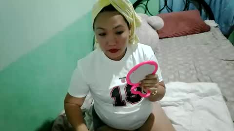 Snapshot of quelly40 chatting on 02-23-26, 06:33 quelly40 online show from 02-23-26, 06:33