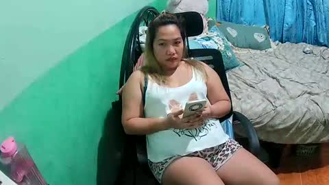 Snapshot of quelly40 chatting on 04-24-26, 01:35 quelly40 online show from 04-24-26, 01:35