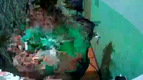 Snapshot of quelly40 chatting on 05-10-26, 02:11 quelly40 online show from 05-10-26, 02:11