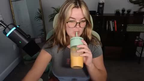 Bri online show from 10-04-25, 02:42