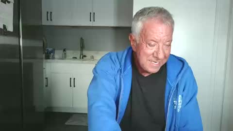 Jim online show from 10-19-25, 01:06