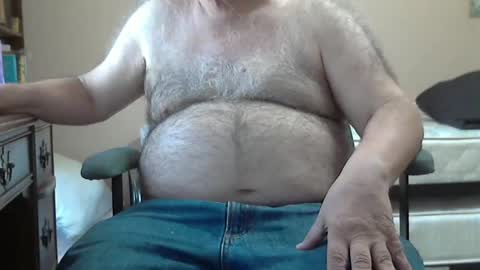 Snapshot of quietnshy2 chatting on 10-26-25, 05:30 quietnshy2 online show from 10-26-25, 05:30