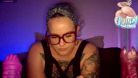 Snapshot of quinnofspades chatting on 11-17-25, 03:45 quinnofspades online show from 11-17-25, 03:45