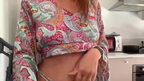 Quinnyelena online show from 06-19-26, 08:40