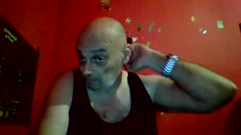 qwertyuiop22348015 online show from 04-03-26, 06:50