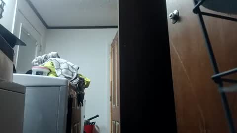 r04233054 online show from 12-18-25, 04:18