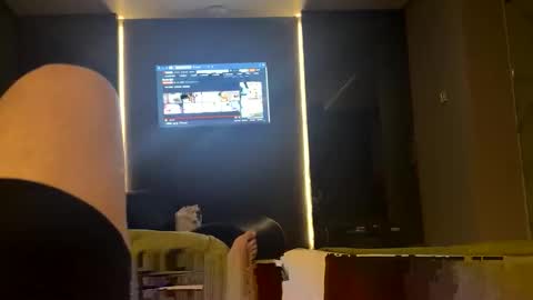 Snapshot of r0m3o_g chatting on 11-23-25, 09:09 r0m3o_g online show from 11-23-25, 09:09