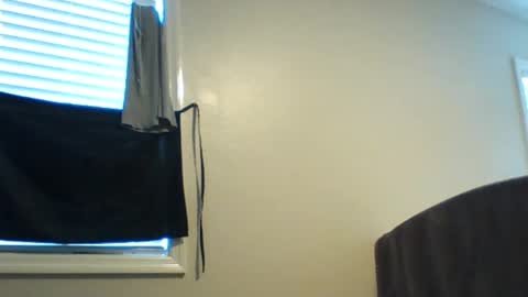 Snapshot of r8drfn89 chatting on 02-24-25, 04:15 Chocol8t online show from 02-24-25, 04:15