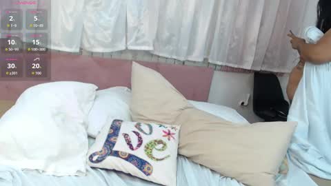 Snapshot of racheel_smith chatting on 10-04-25, 05:55 rachel online show from 10-04-25, 05:55
