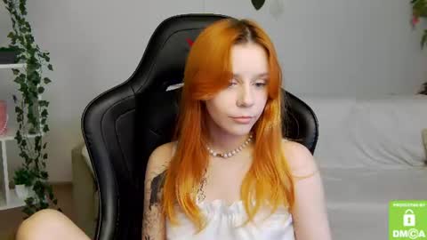 Snapshot of rachel__lips chatting on 06-27-26, 07:46 rachel__lips online show from 06-27-26, 07:46