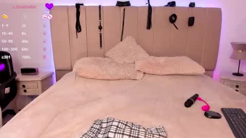 RACHEL ES online show from 12-10-24, 03:41