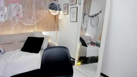 RACHEL ES online show from 10-12-25, 07:18