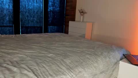 Sherryl online show from 10-28-25, 08:51