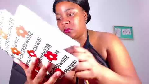 Snapshot of rachelbrown_ chatting on 12-11-24, 12:34 MALIKA Z online show from 12-11-24, 12:34