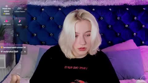 Snapshot of rachelcart chatting on 12-20-24, 04:42 RachelCart online show from 12-20-24, 04:42