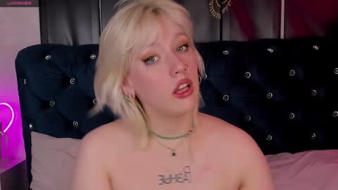 Snapshot of rachelcart chatting on 02-03-25, 12:57 RachelCart online show from 02-03-25, 12:57