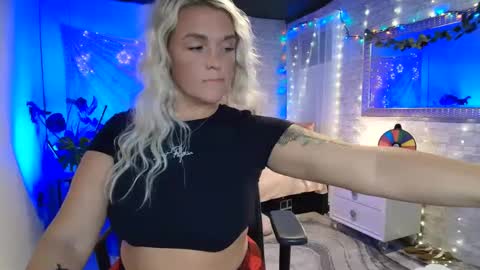 Snapshot of rachellegaze88 chatting on 12-14-24, 01:28 Rachelle Gaze online show from 12-14-24, 01:28