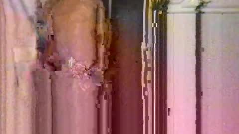 Snapshot of rachelmikels chatting on 05-10-26, 06:51 Rachel Michaels online show from 05-10-26, 06:51