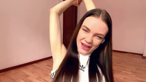 Snapshot of rachelpoisso chatting on 11-05-25, 08:25 Rachel online show from 11-05-25, 08:25