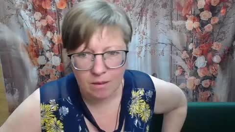 Snapshot of radachudna chatting on 05-27-26, 05:37 RadaChudna online show from 05-27-26, 05:37