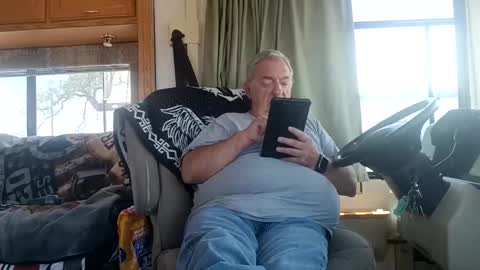 Radioman for fun online show from 04-21-26, 07:06