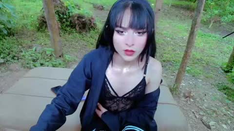 Snapshot of raejepsen chatting on 04-28-26, 05:40 raejepsen online show from 04-28-26, 05:40