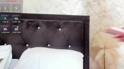 raelledarkstar online show from 06-25-26, 07:24