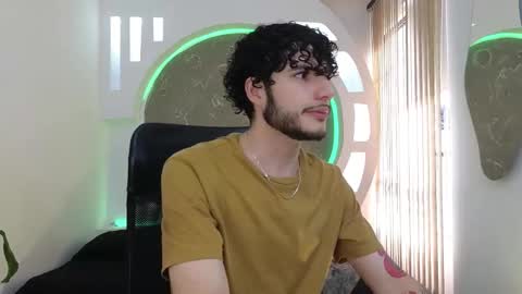 Snapshot of rafael_mendez chatting on 09-24-25, 08:45 R A F A E L online show from 09-24-25, 08:45