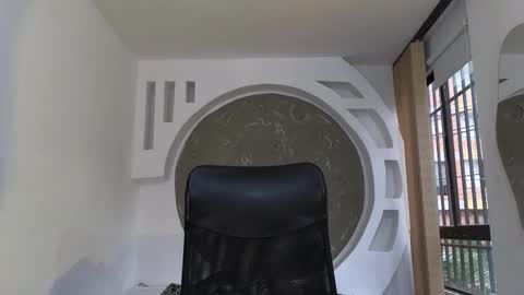 Snapshot of rafael_mendez chatting on 11-04-25, 09:03 R A F A E L online show from 11-04-25, 09:03