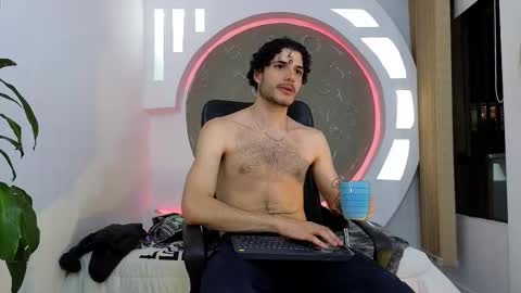 Snapshot of rafael_mendez chatting on 11-18-25, 11:59 R A F A E L online show from 11-18-25, 11:59