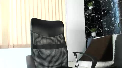 Snapshot of rafael_mendez chatting on 11-22-25, 08:19 R A F A E L online show from 11-22-25, 08:19