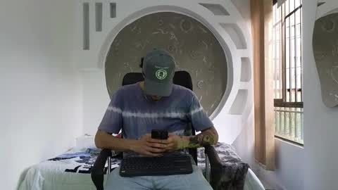 Snapshot of rafael_mendez chatting on 11-23-25, 08:30 R A F A E L online show from 11-23-25, 08:30