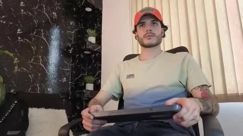 R A F A E L online show from 02-11-26, 08:47