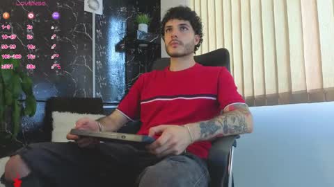 R A F A E L online show from 04-25-26, 08:39