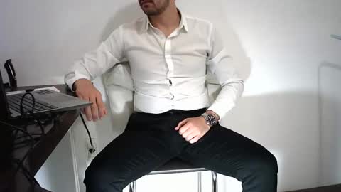 Snapshot of rafaelssk chatting on 05-10-26, 05:40 elenacam online show from 05-10-26, 05:40
