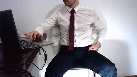 Snapshot of rafaelssk chatting on 05-15-26, 03:41 elenacam online show from 05-15-26, 03:41