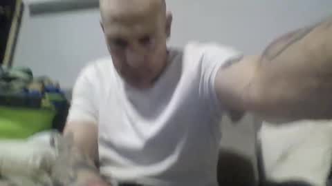 Snapshot of ragingzef69 chatting on 04-05-26, 07:33 Bigthickdickinvic online show from 04-05-26, 07:33