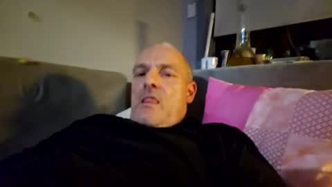 Snapshot of ragingzef69 chatting on 04-18-26, 05:17 Bigthickdickinvic online show from 04-18-26, 05:17