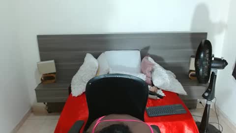 raichellcooper1 online show from 02-24-25, 08:14