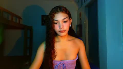 Snapshot of raiinddroopss chatting on 02-28-26, 09:32 moon online show from 02-28-26, 09:32